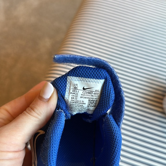 Nike blue toddler sneakers - Picture 4 of 4